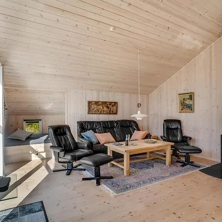 Skrollan - 200m To The Fjord By Interhome Feriehus